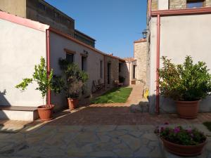 Gallery image of L'Antica Dimora - Suites & Apartments in Màndas