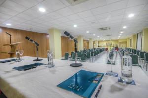 Fitness centrum a/nebo fitness zařízení v ubytování Gran Hotel Ciudad Del Sur