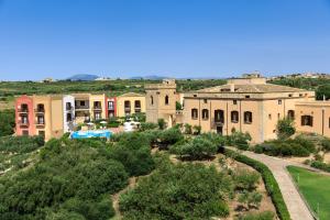 Bazén v ubytování Hotel Baglio Oneto dei Principi di San Lorenzo - Luxury Wine Resort nebo v jeho okolí