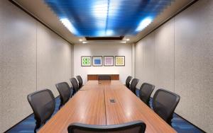 Kawasan bisnes dan/atau bilik persidangan di Holiday Inn Express & Suites Orem-North Provo