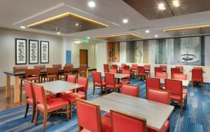 Ruang duduk di Holiday Inn Express & Suites Orem-North Provo