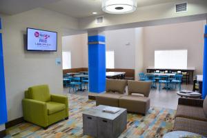 Posezení v ubytování Holiday Inn Express Tomball by IHG