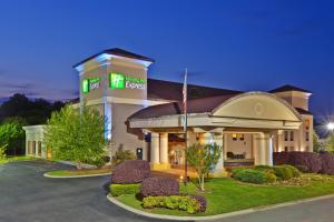 a hotel front of a building at night at Holiday Inn Express Ringgold - Chattanooga Area by IHG in Ringgold