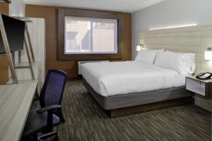 Postel nebo postele na pokoji v ubytování Holiday Inn Express Sedona - Oak Creek by IHG