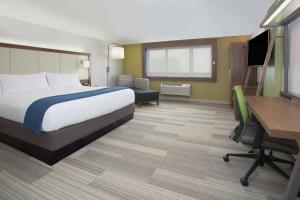 Postel nebo postele na pokoji v ubytování Holiday Inn Express Salt Lake City Downtown by IHG