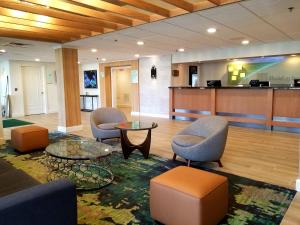 Posezení v ubytování Holiday Inn & Suites Parsippany Fairfield by IHG