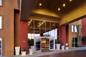 Photo de la galerie de l'établissement Holiday Inn Express Hotel & Suites Scottsdale - Old Town, an IHG Hotel, à Scottsdale