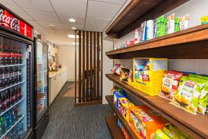 Supermarket nebo jiné obchody v  hotelu nebo okolí