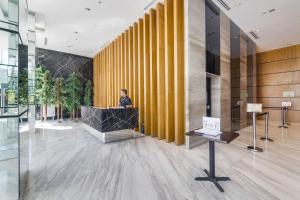 El lobby o recepción de FREE Netflix Condo near IT Park with 32-inch Samsung HDTV