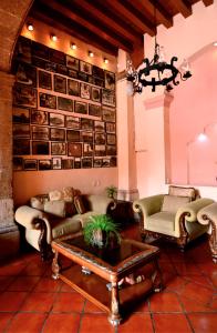 Зона вітальні в Hotel Real Catedral
