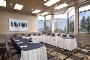Møde- og/eller konferencelokalet på Royal Hotel West Edmonton, Trademark Collection by Wyndham