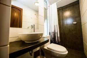 Ένα μπάνιο στο Rue 400 Hostal Boutique
