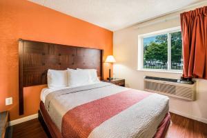 Postel nebo postele na pokoji v ubytování Motel 6-Tinton Falls, NJ