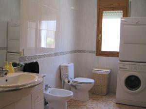A bathroom at Casa Rural Javier