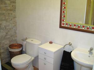 A bathroom at Casa Rural Javier