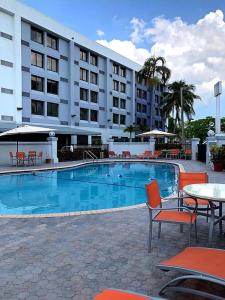 Holiday Inn Express Hotel & Suites Miami - Hialeah, an IHG Hotel