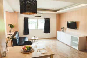 TV a/nebo společenská místnost v ubytování The Peem Hotel