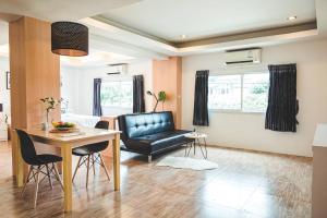 TV a/nebo společenská místnost v ubytování The Peem Hotel
