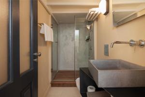 Koupelna v ubytování Casa Mespilea + 37 fotografií