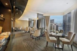 Uma área de estar em The Kowloon Hotel
