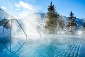 Nespecifikovaný výhled na hory nebo výhled na hory při pohledu z hotelu
