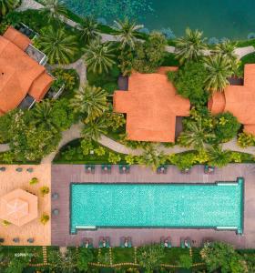 Bazén v ubytování Angkor Palace Suite & Villa nebo v jeho okolí