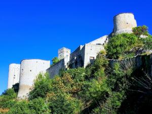 Fotografie z fotogalerie ubytování Apricot House v destinaci Roccascalegna