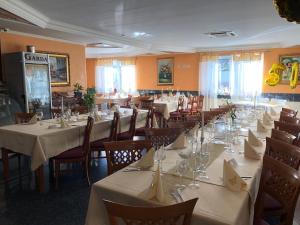 Restaurace v ubytování Hotel & Restaurant Garda