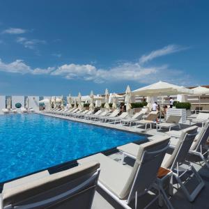 Gallery image of Sea Breeze Resort&Residence in Baku