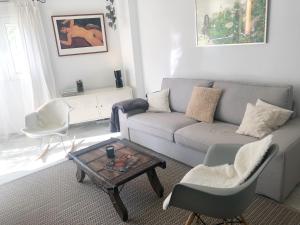 Część wypoczynkowa w obiekcie M&J Benalmadena Retreat