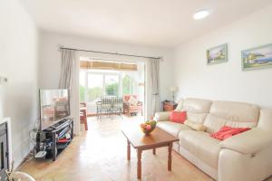 A seating area at Villa Santa Lucia - 0204