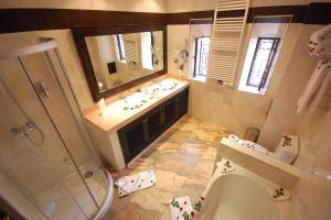 Een badkamer bij Les Borjs De La Kasbah