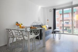 A seating area at BBarcelona Gaudí Flats