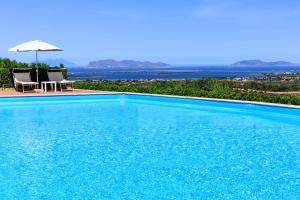 Hotel Baglio Oneto dei Principi di San Lorenzo - Luxury Wine Resort内部或周边的泳池