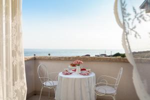 Ein allgemeiner Meerblick oder ein Meerblick von der Villa aus
