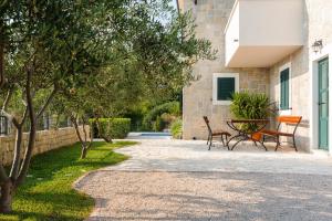 Ein Garten an der Unterkunft Villa Diana