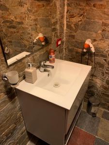 Koupelna v ubytování "Sea-See" Studio Taormina Center - Bellissima Vista Mare - Corner Kitchen