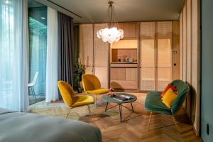 O zonă de relaxare la LA MAISON hotel