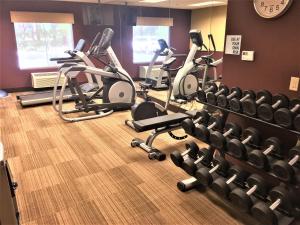 Fitnesscentret og/eller fitnessfaciliteterne på Holiday Inn Express DeFuniak Springs, an IHG Hotel