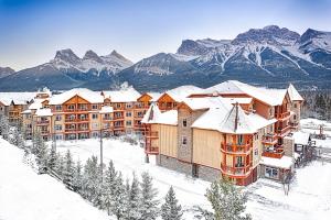 Photo de la galerie de l'établissement Falcon Crest Lodge by CLIQUE, à Canmore