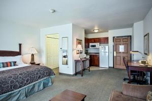 Kuchyň nebo kuchyňský kout v ubytování Staybridge Suites Rockford by IHG