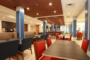 Restaurace v ubytování Holiday Inn Express Oneonta by IHG