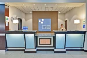 Holiday Inn Express & Suites - New Philadelphia Southwest, an IHG Hotel