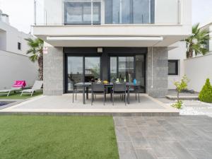 Patio nebo venkovní prostory v ubytování Belvilla by OYO Casa Bali 11 + 32 fotografií