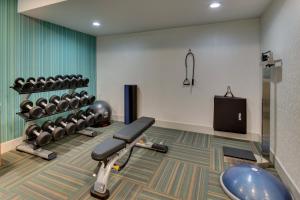 Fitness centrum a/nebo fitness zařízení v ubytování Holiday Inn Express Pittston - Scranton Airport by IHG