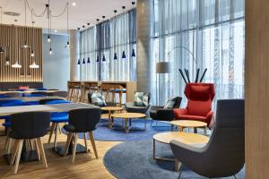 Posezení v ubytování Holiday Inn Express - Berlin - Alexanderplatz by IHG