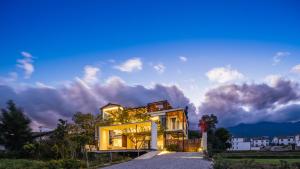 Φωτογραφία από το άλμπουμ του Ting Jian Empty Yard Pastoral Design Residential Dali Shop σε Νταλί