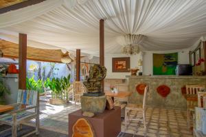 Bali Komang Guest House Sanur的休息区