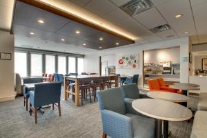 Reštaurácia alebo iné gastronomické zariadenie v ubytovaní Holiday Inn Express Poughkeepsie, an IHG Hotel