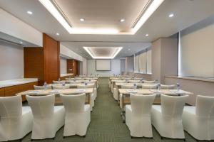 Der Geschäftsbereich oder Konferenzraum in der Unterkunft Holiday Inn Express Shanghai Jinsha by IHG